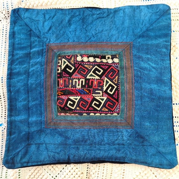 Set of 2 Handwoven black and blue square cushion covers - Picture 3 of 16